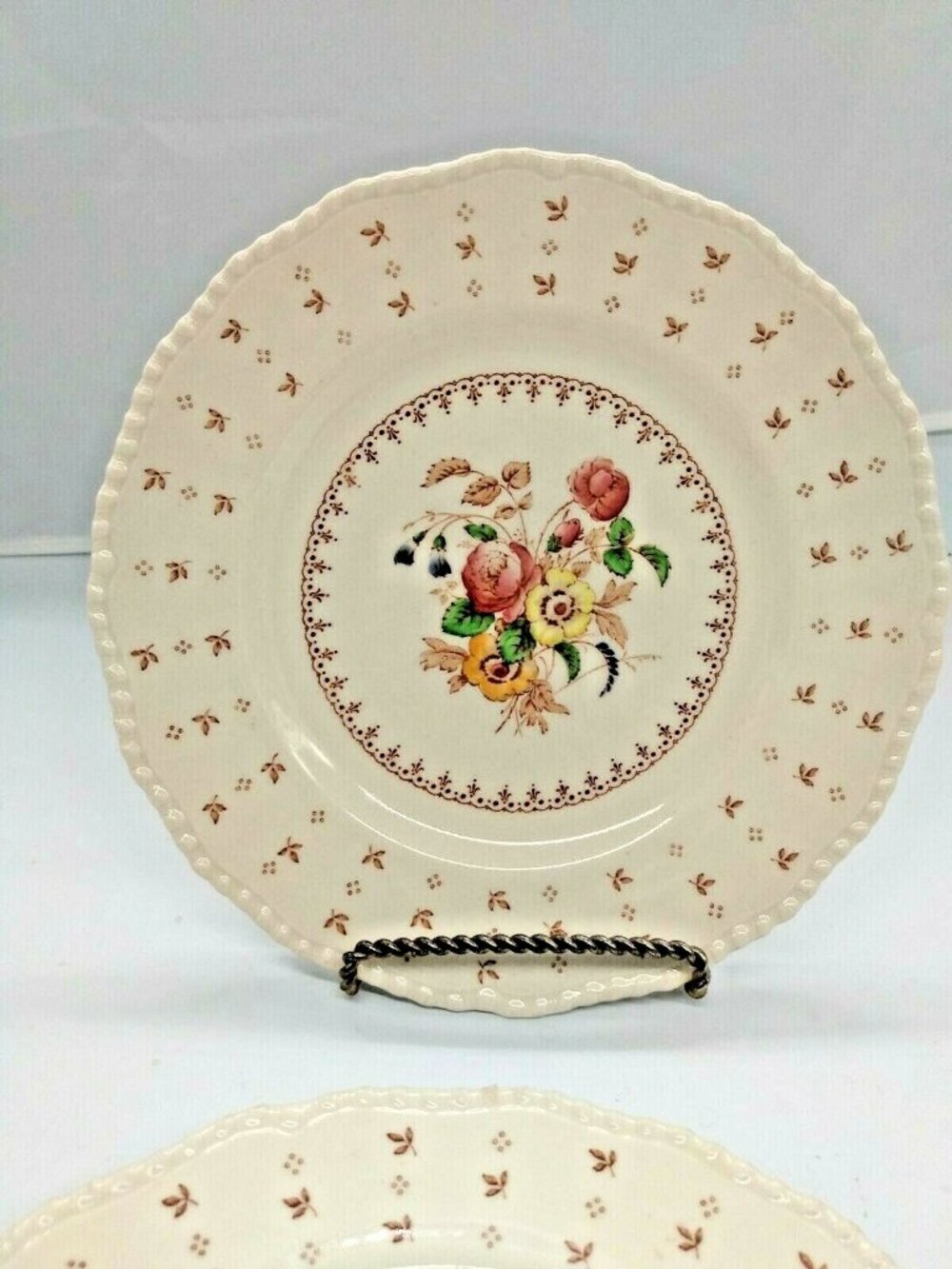 Royal Doulton Bone China Lucheon Plates(2) - 9 1/4" D5916